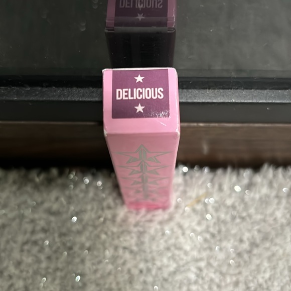 Jeffrey Star Delicious Velour Liquid Lipstick! Vegan. - Picture 2 of 4